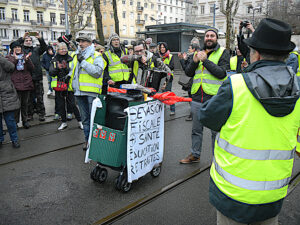 Les gilets jaunes manifestations dans la rue