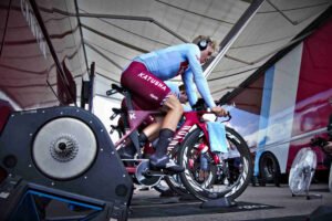 echauffement avant un contre la montre chez Katusha