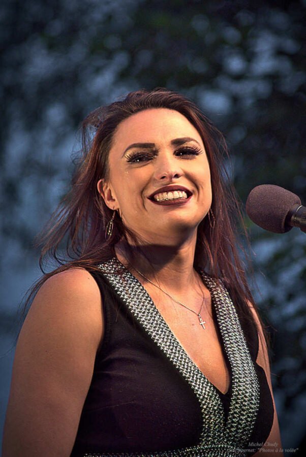 La chanteuse Juliette à Saint-Etienne et d'autres musiciens 